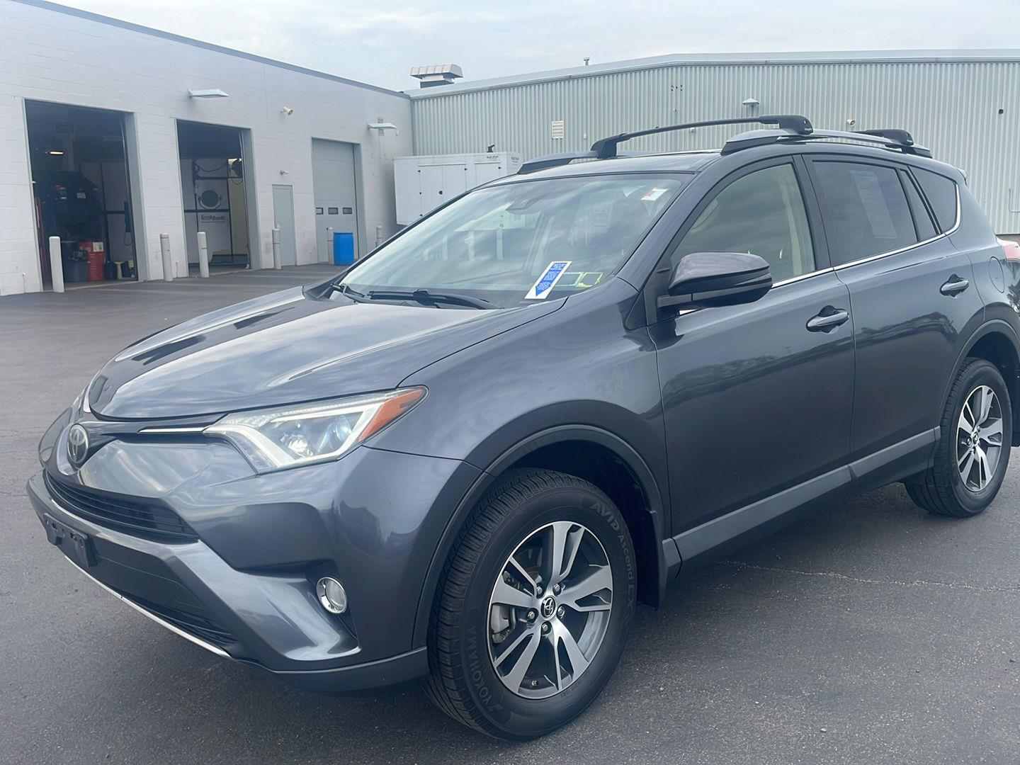 Used 2018 Magnetic Gray Metallic Toyota XLE image 5