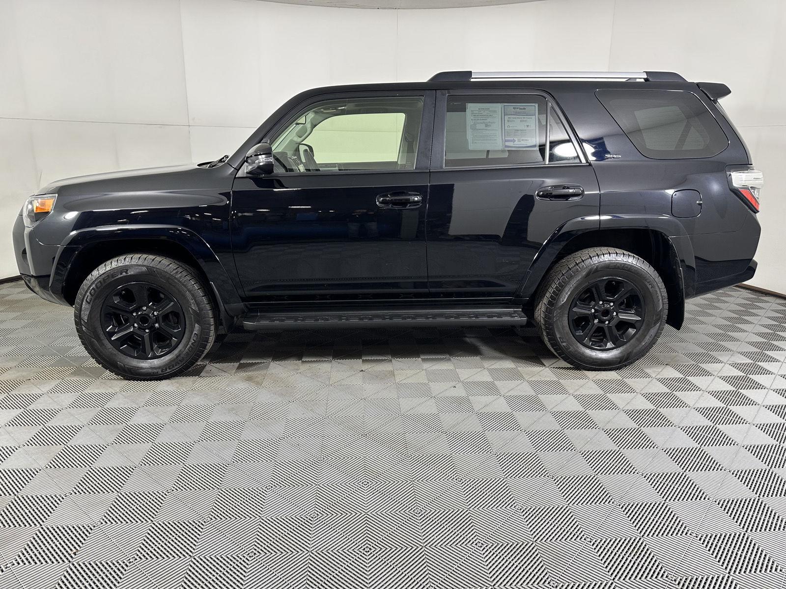 Used 2021 Midnight Black Metallic Toyota SR5 Premium image 7