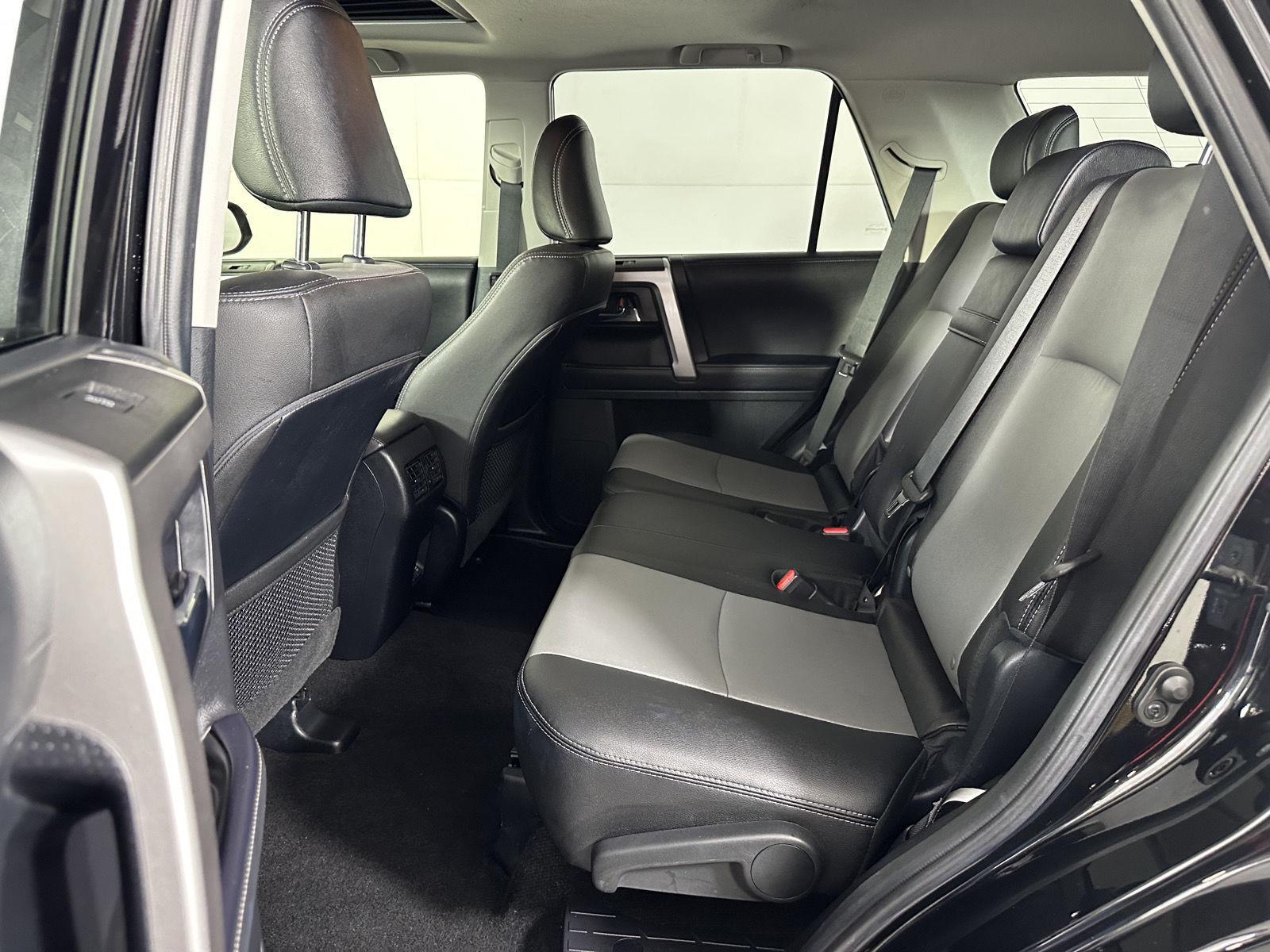 Used 2021 Midnight Black Metallic Toyota SR5 Premium image 31