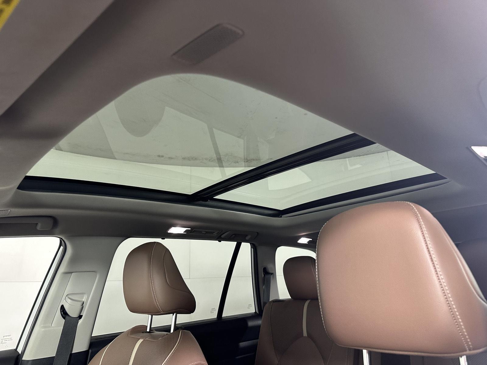 Certified Used 2024 Wind Chill Pearl Toyota Platinum image 28