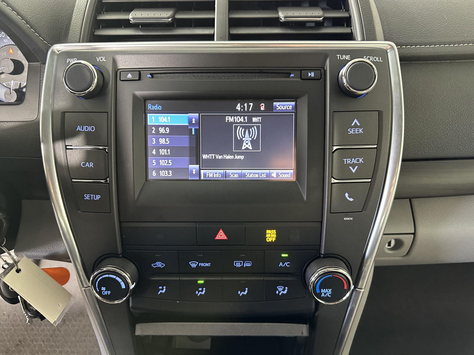Used 2017 Parisian Night Pearl Toyota SE image 12