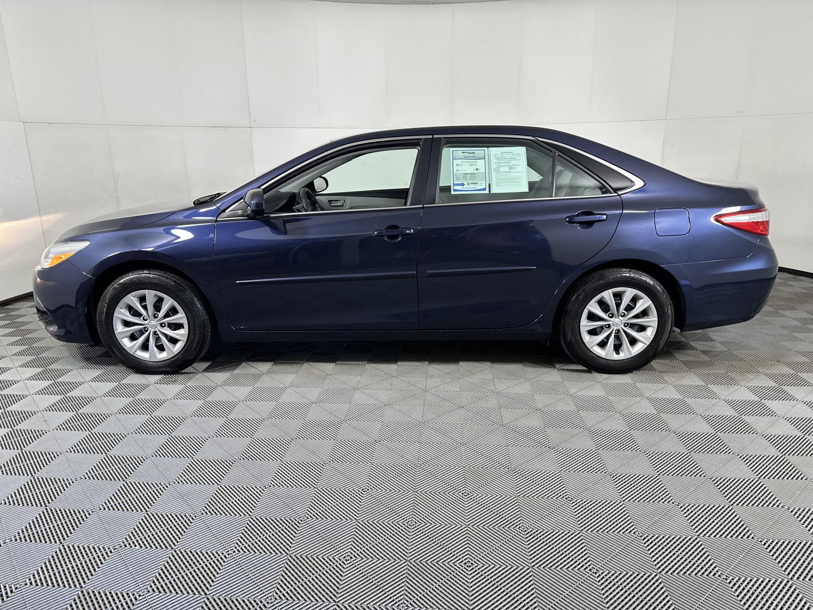 Used 2017 Parisian Night Pearl Toyota SE image 15
