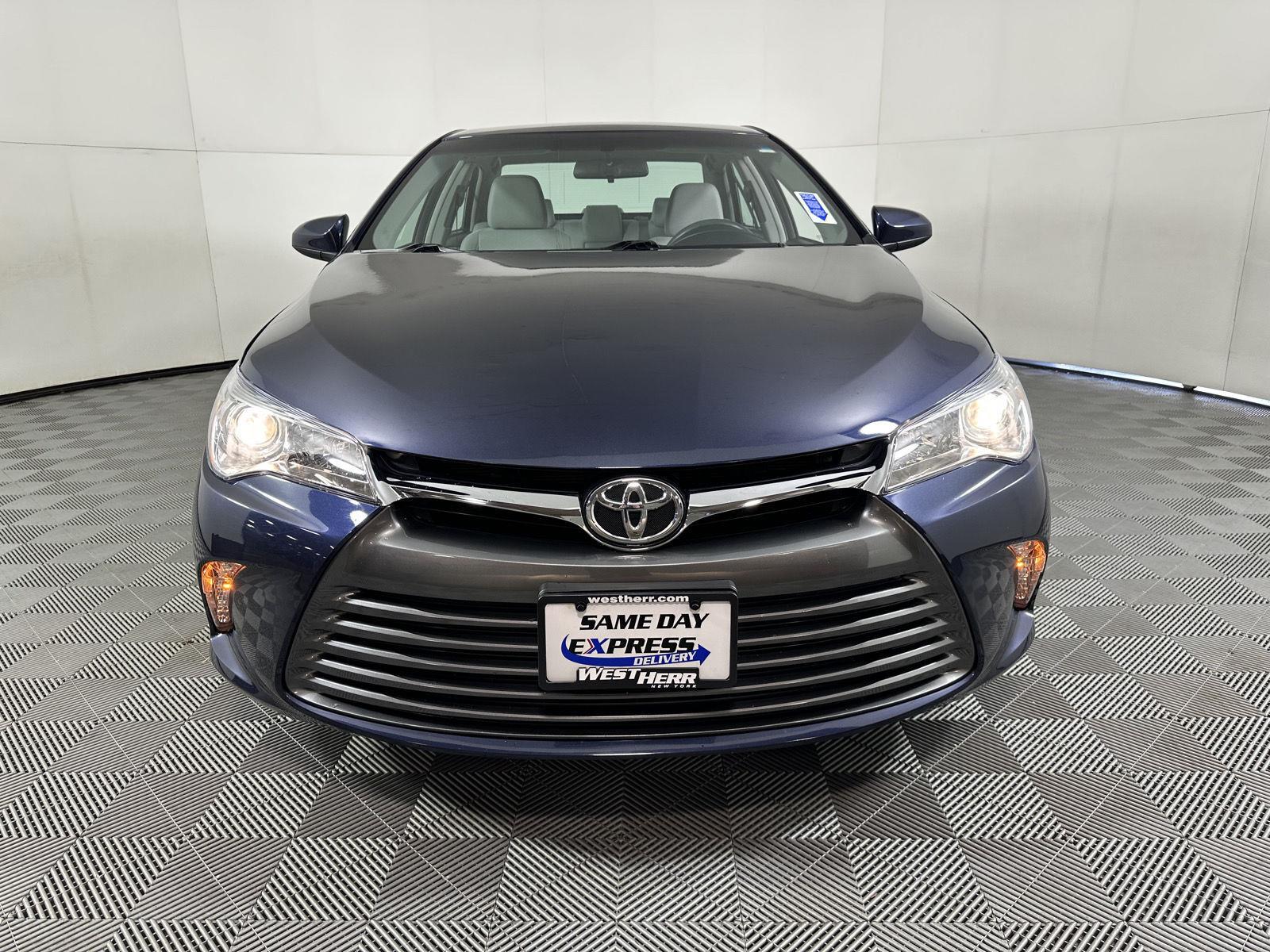 Used 2017 Parisian Night Pearl Toyota SE image 17