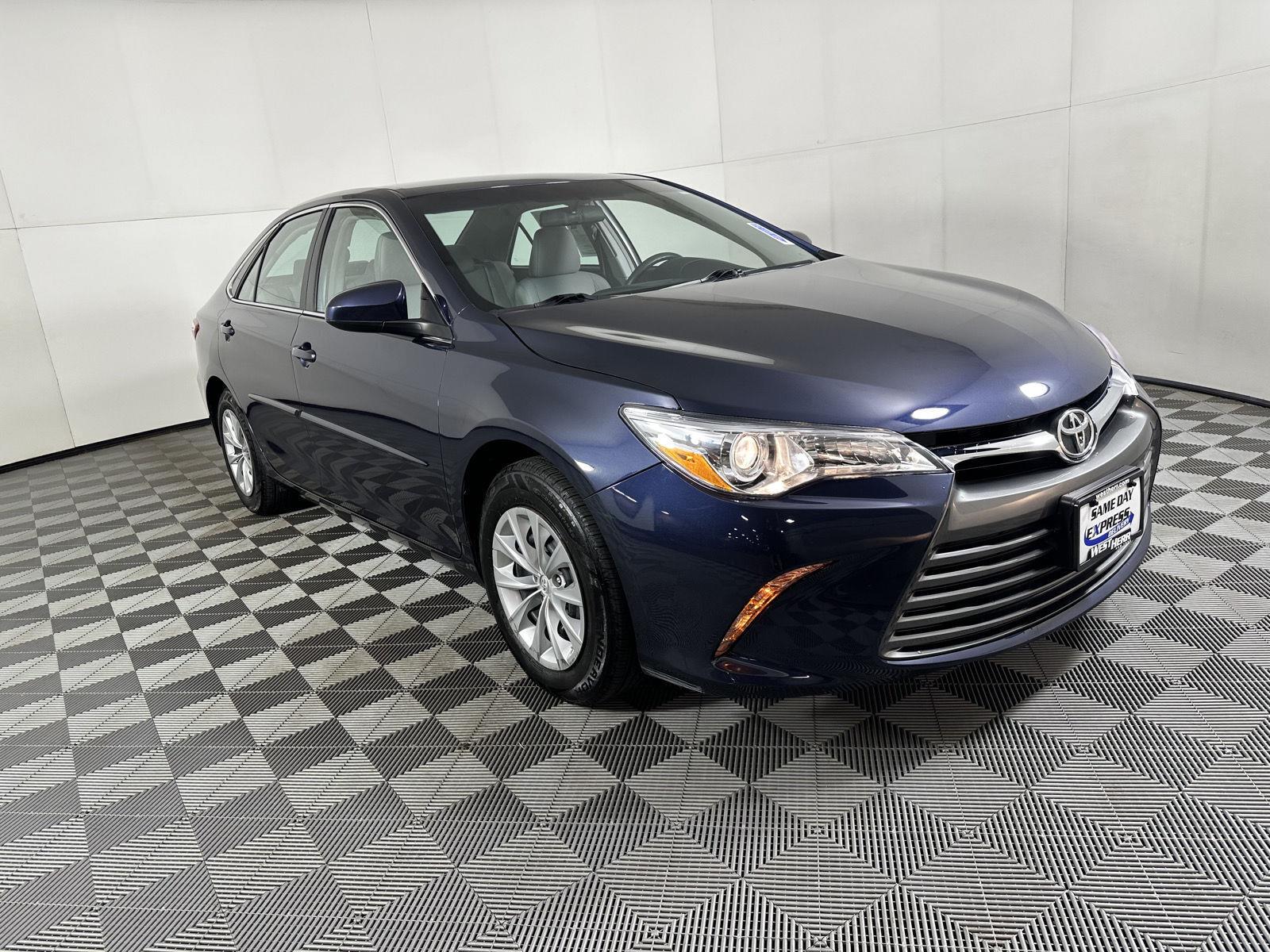 Used 2017 Parisian Night Pearl Toyota SE image 19