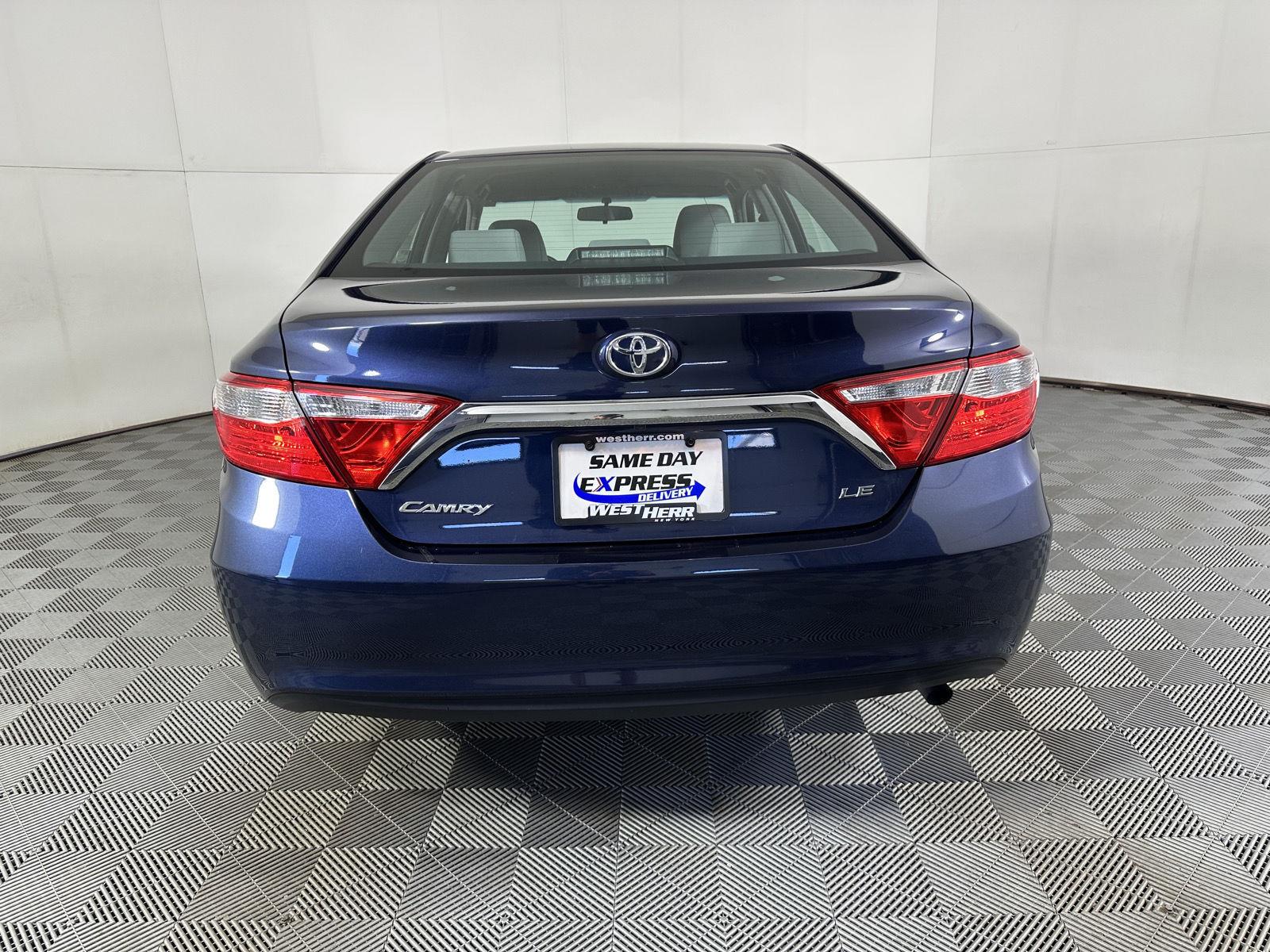 Used 2017 Parisian Night Pearl Toyota SE image 22