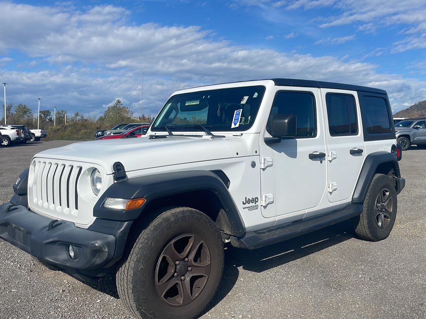 Used 2018 Bright White Clearcoat Jeep Sport S image 6