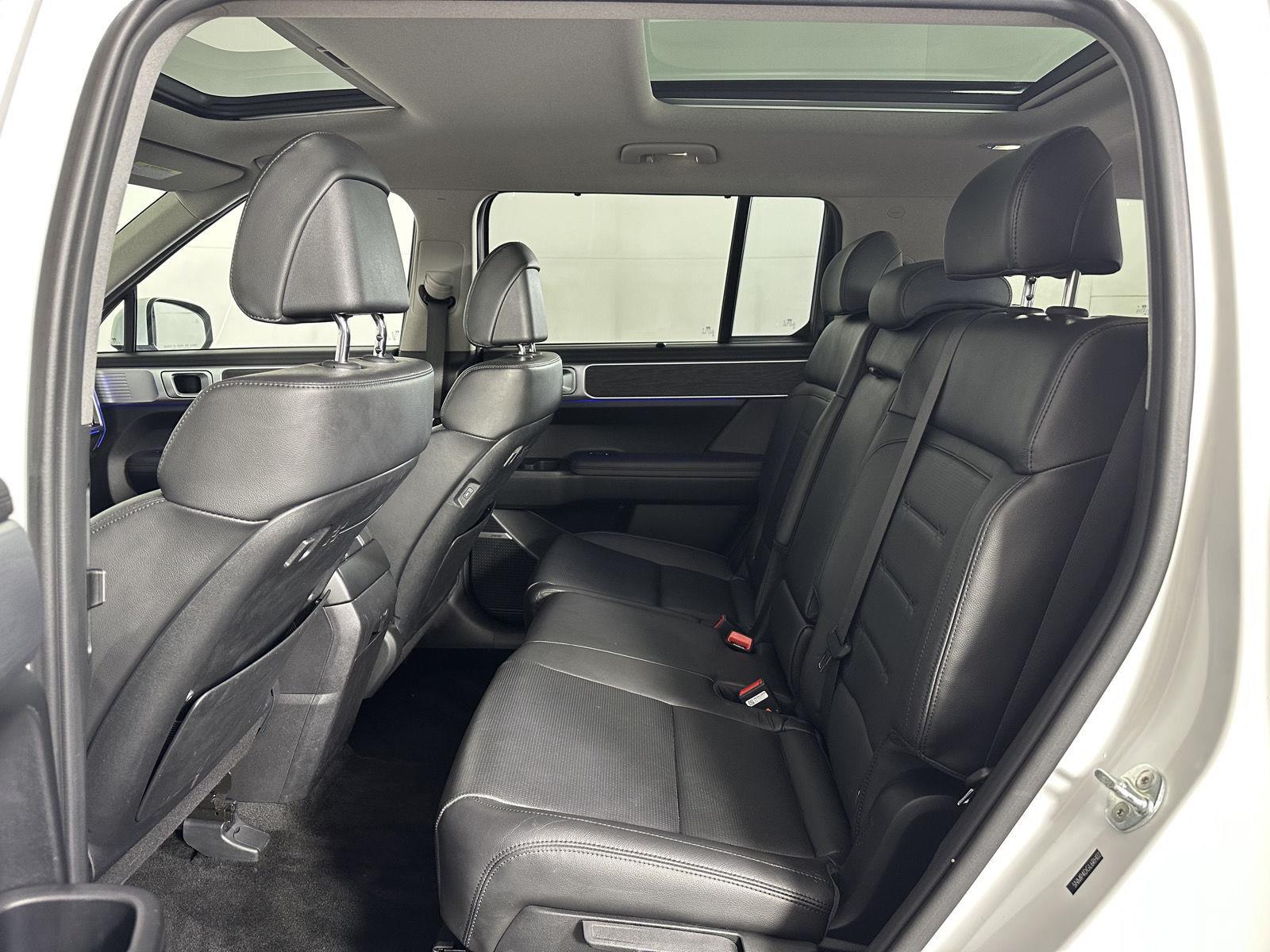 Used 2024 Serenity White Hyundai Limited image 21
