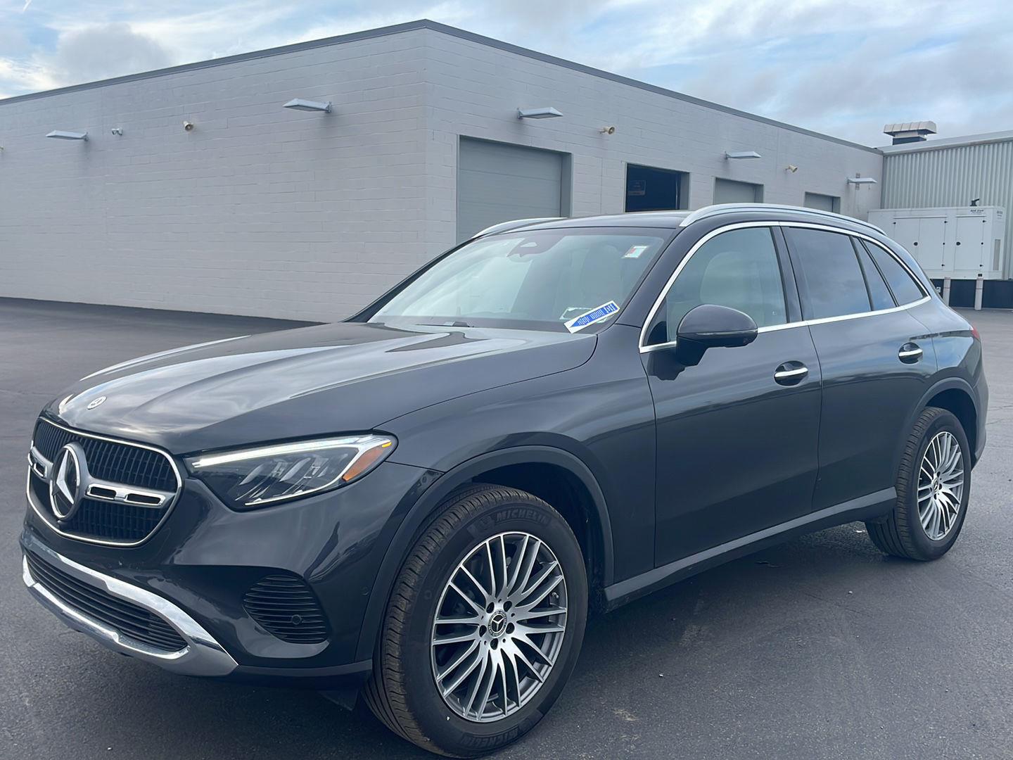 Used 2026  Mercedes-Benz GLC 300 image 9