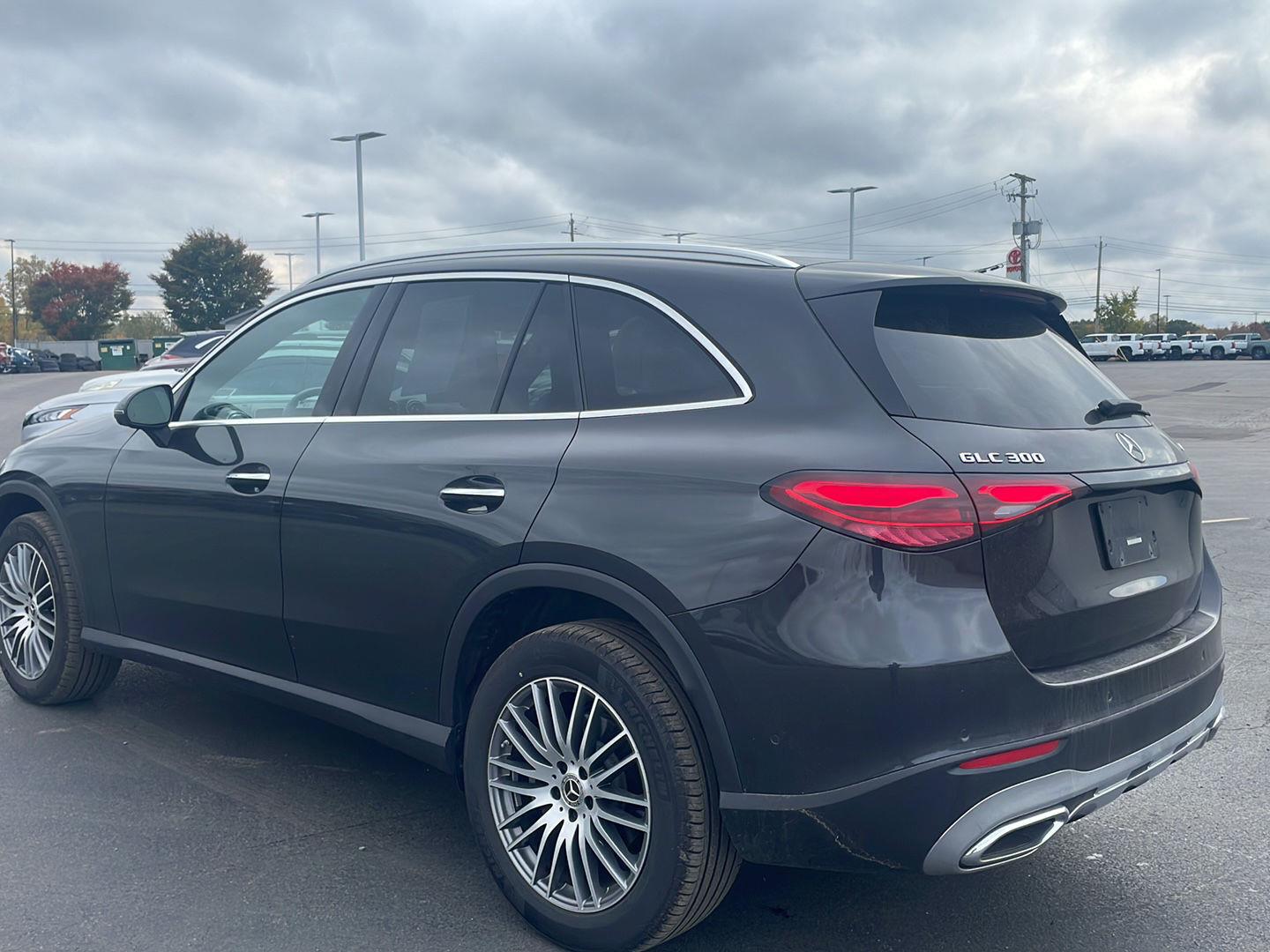 Used 2026  Mercedes-Benz GLC 300 image 13