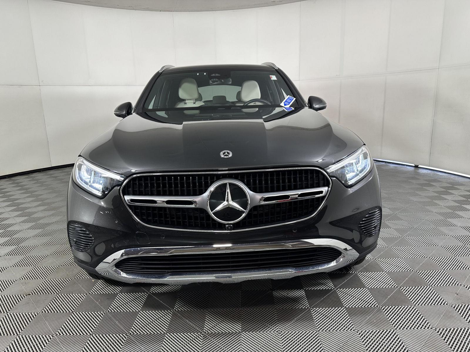 Used 2026  Mercedes-Benz GLC 300 image 24