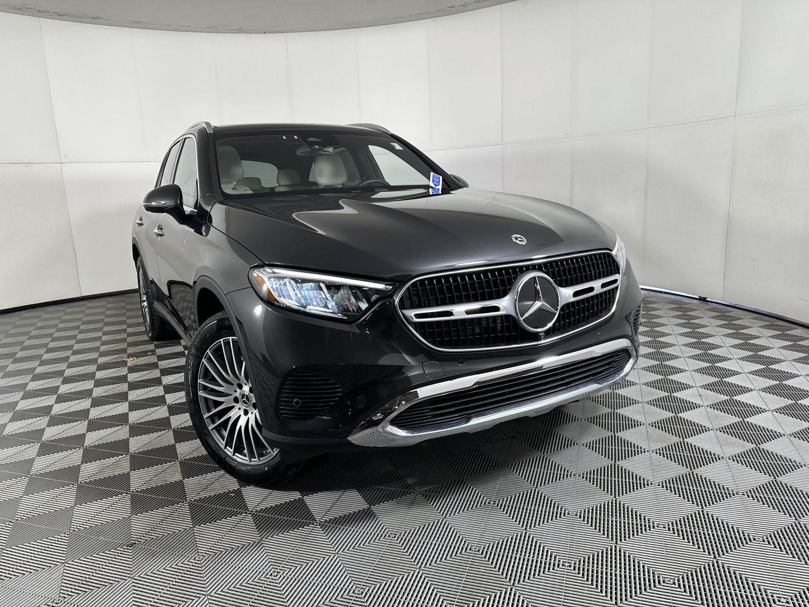 Used 2026  Mercedes-Benz GLC 300 image 25
