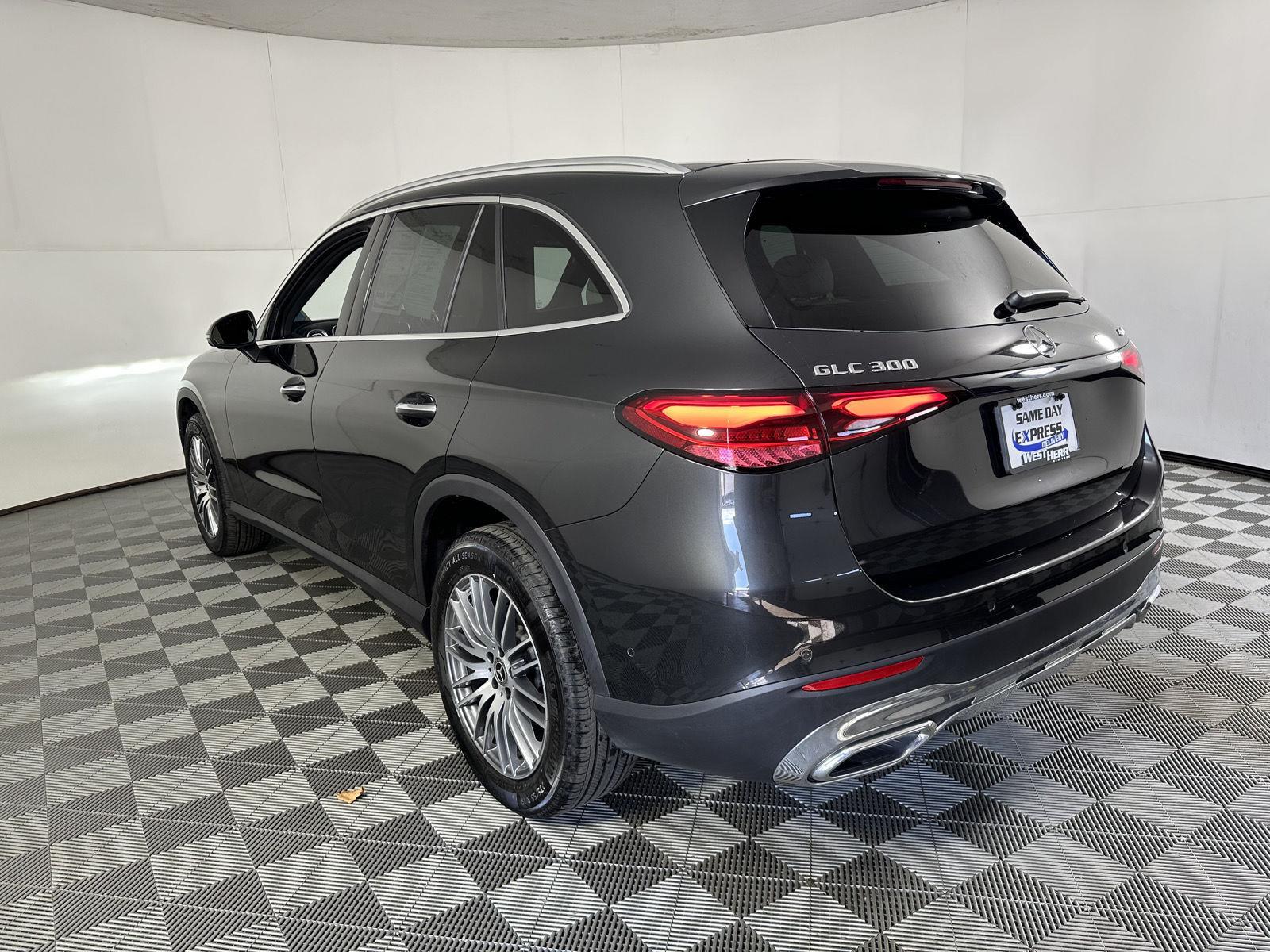 Used 2026  Mercedes-Benz GLC 300 image 30