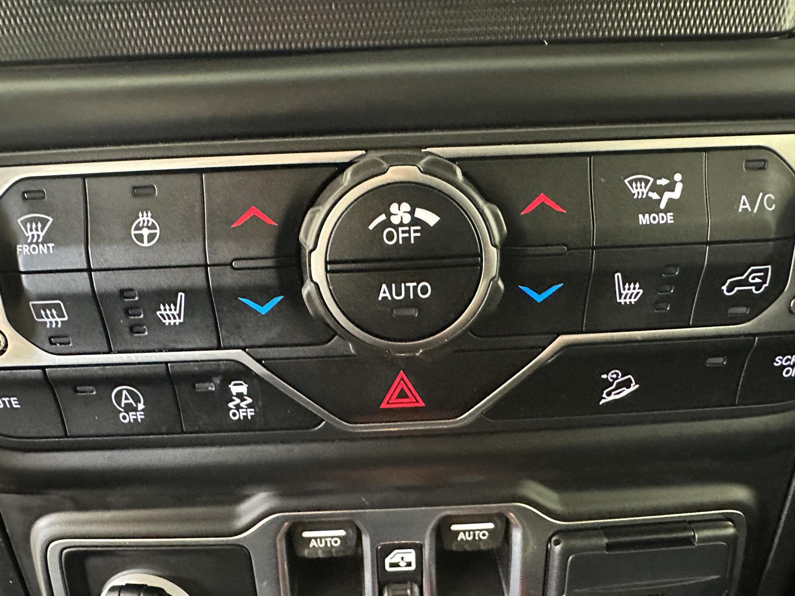 Used 2018 Bright White Clearcoat Jeep Sport S image 12