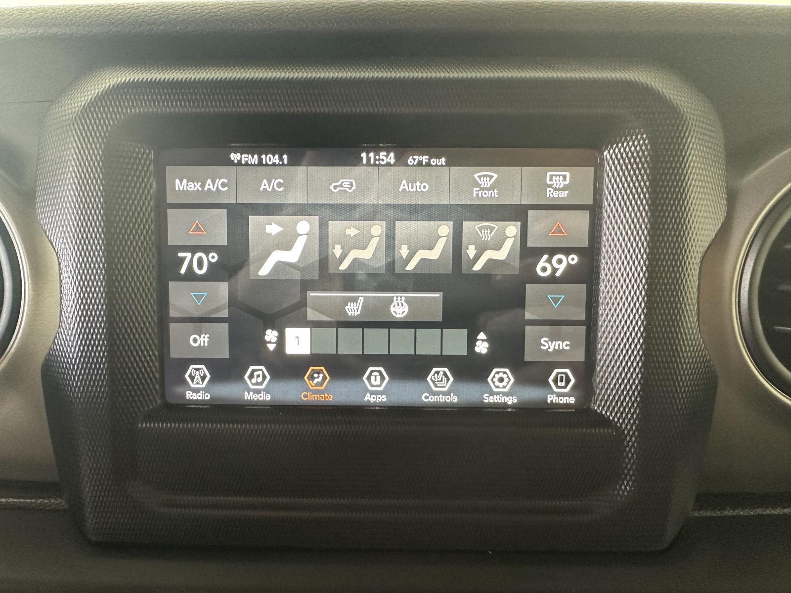 Used 2018 Bright White Clearcoat Jeep Sport S image 14