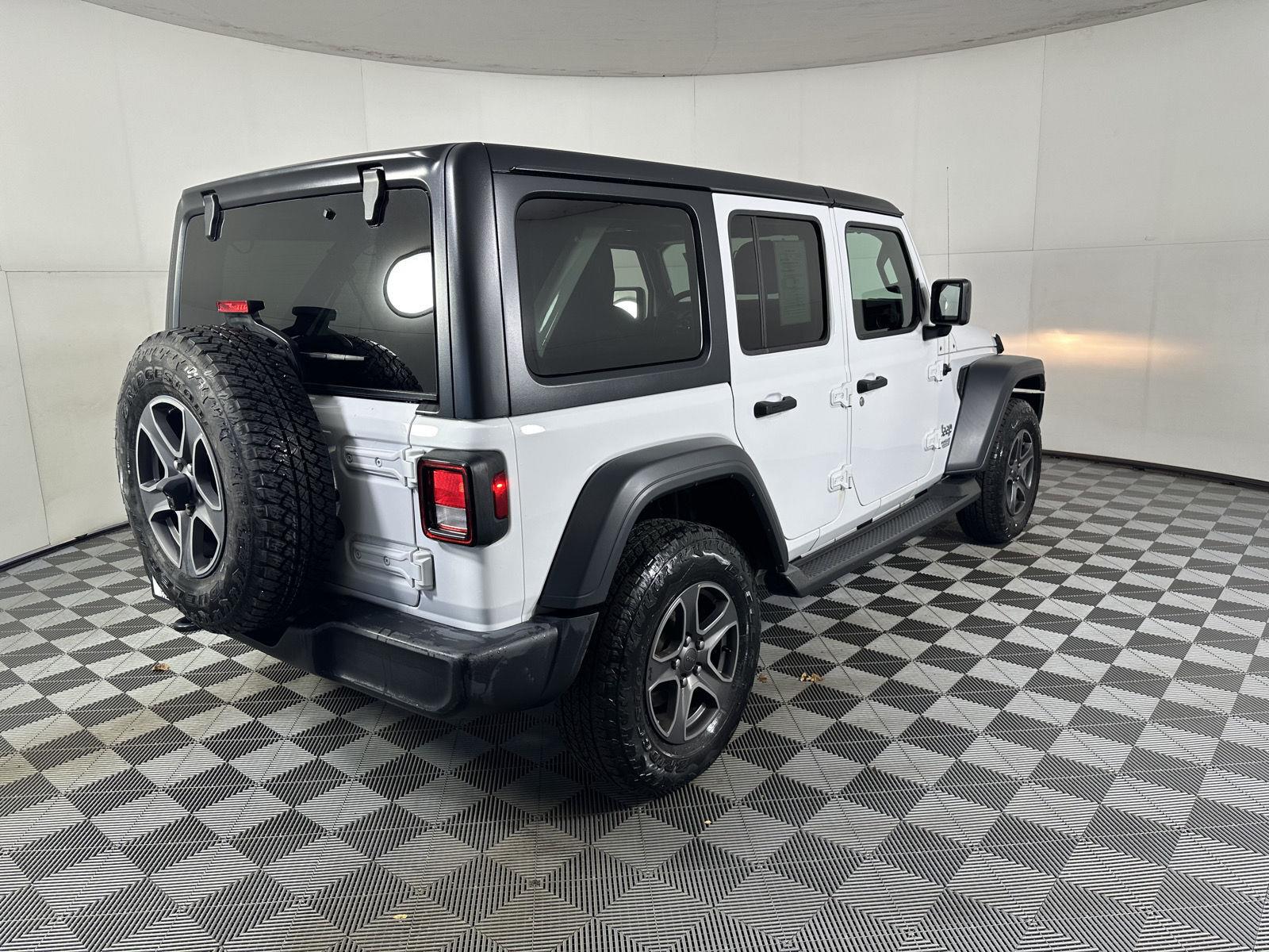 Used 2018 Bright White Clearcoat Jeep Sport S image 24