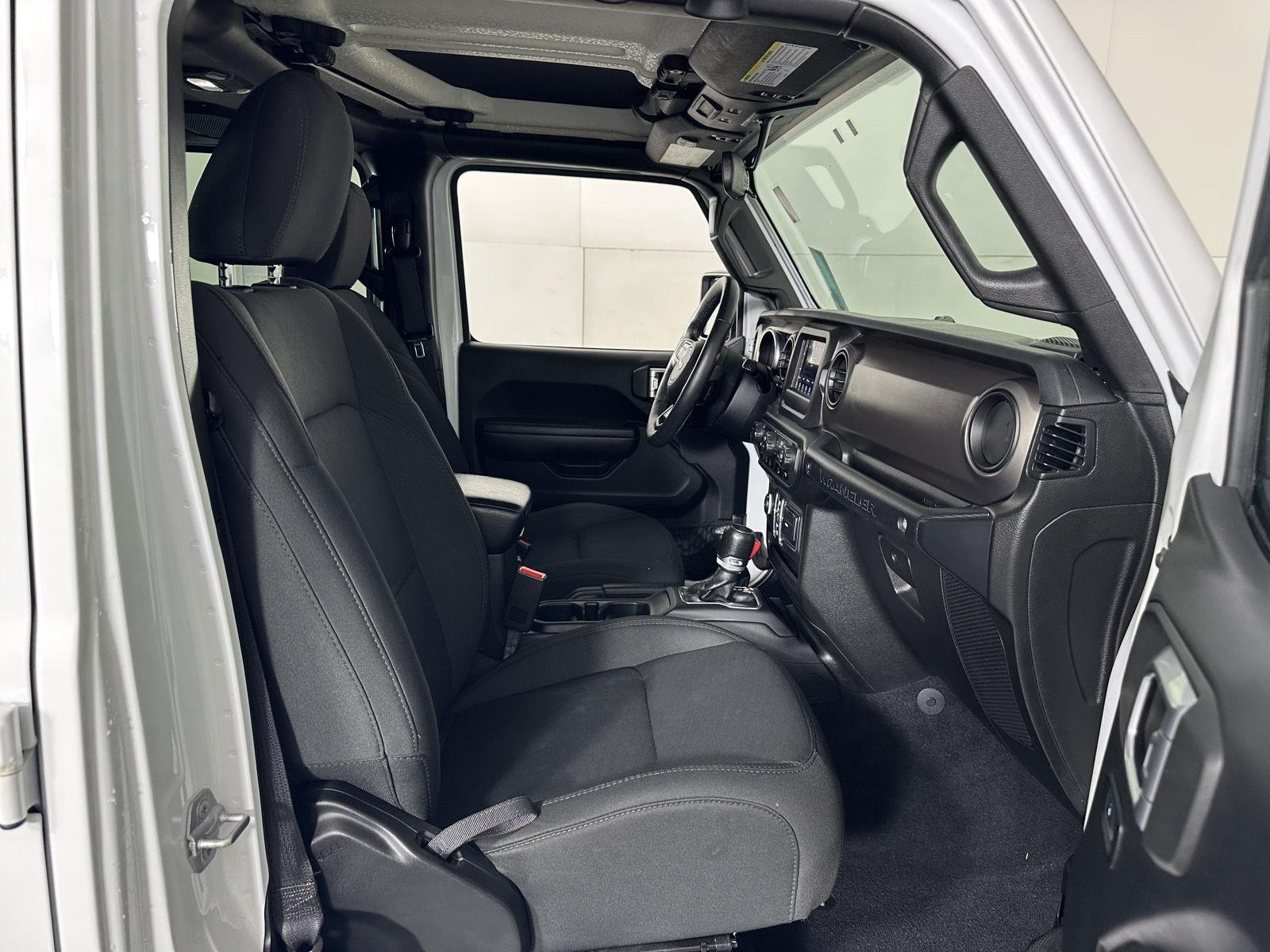 Used 2018 Bright White Clearcoat Jeep Sport S image 27