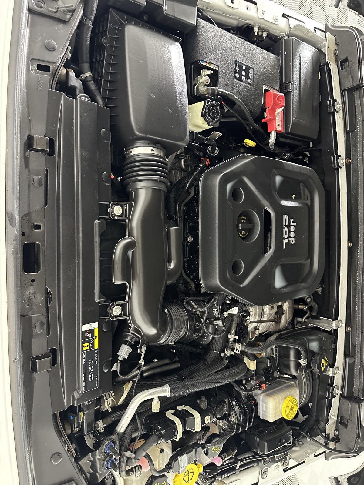Used 2018 Bright White Clearcoat Jeep Sport S image 33