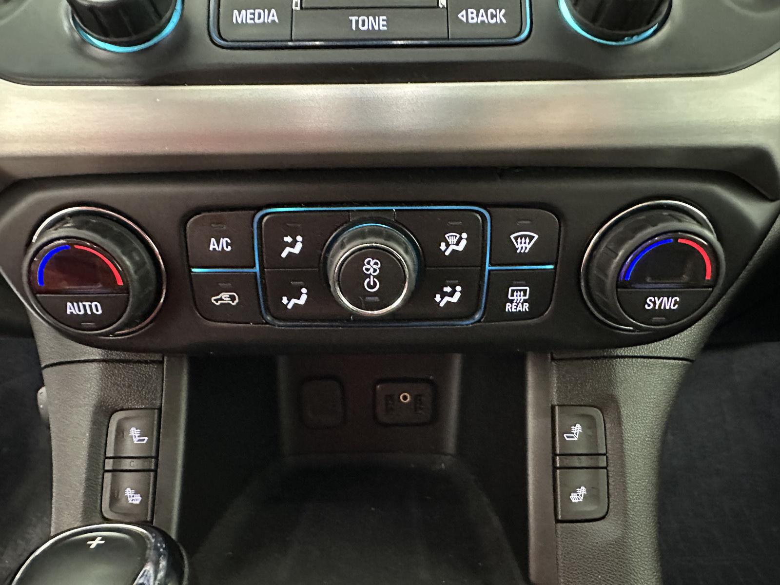 Used 2019 Quicksilver Metallic GMC SLE image 16