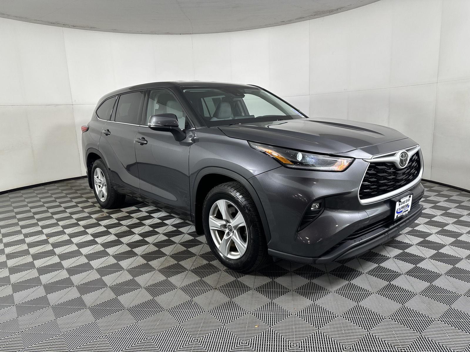 Used 2021 Magnetic Gray Metallic Toyota LE image 12