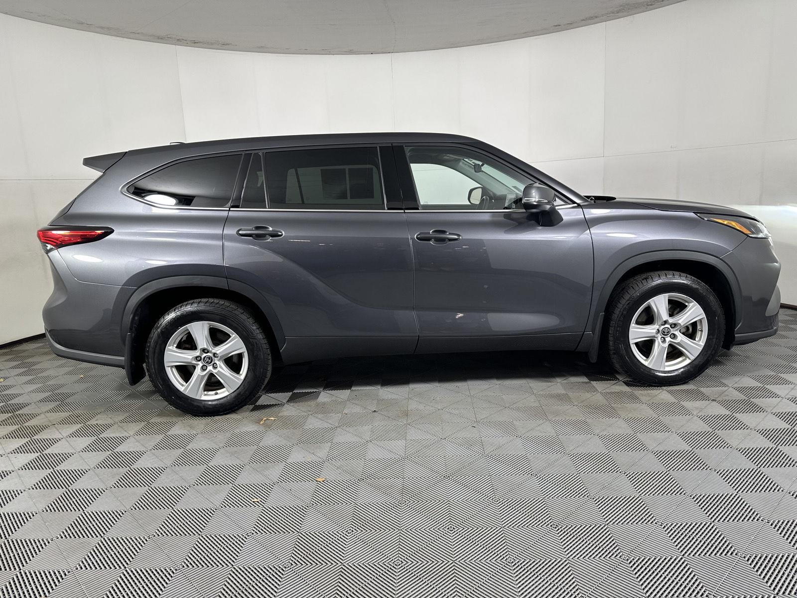 Used 2021 Magnetic Gray Metallic Toyota LE image 13