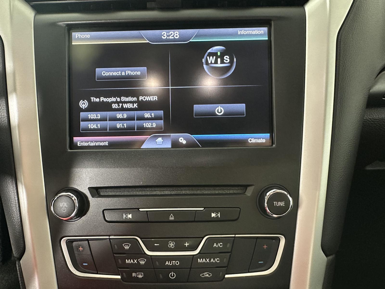 Used 2016 Deep Impact Blue Ford SE image 6