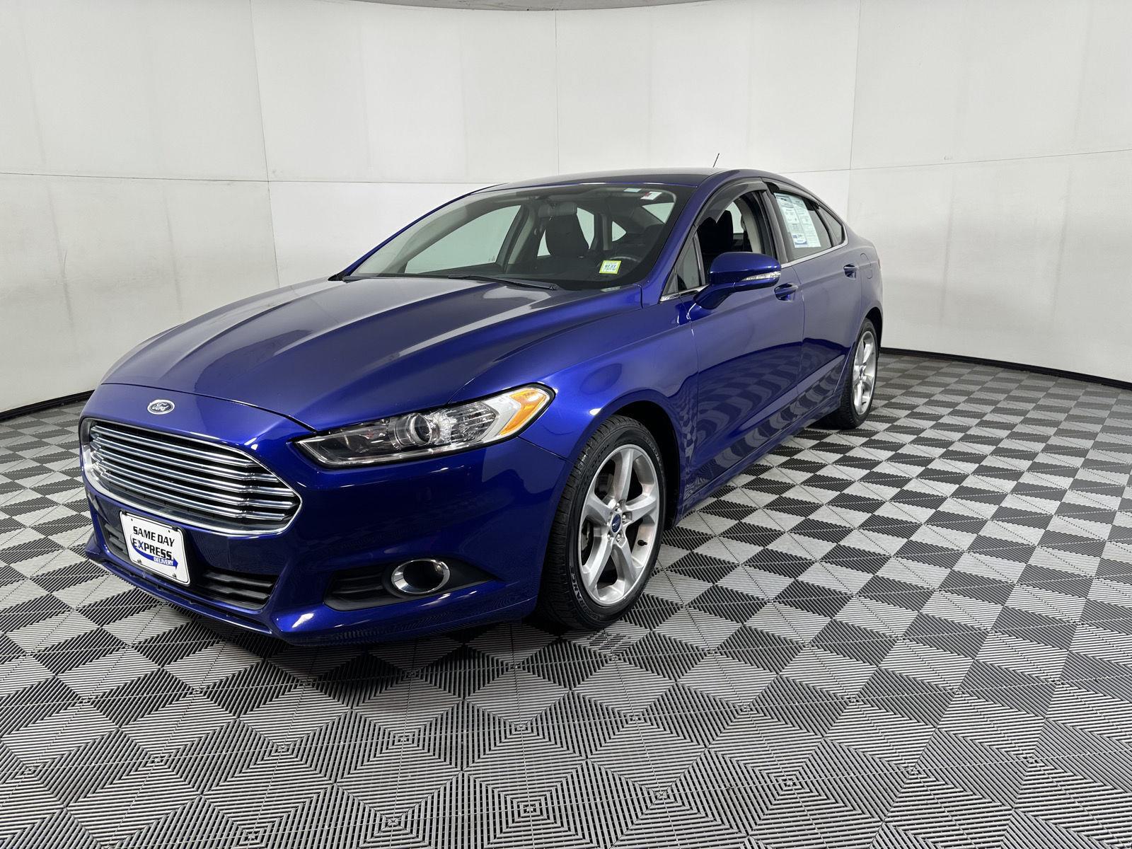 Used 2016 Deep Impact Blue Ford SE image 10