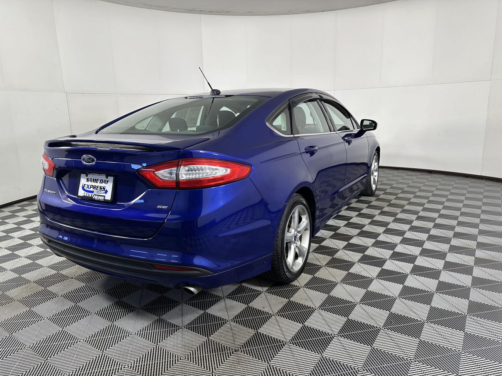 Used 2016 Deep Impact Blue Ford SE image 14