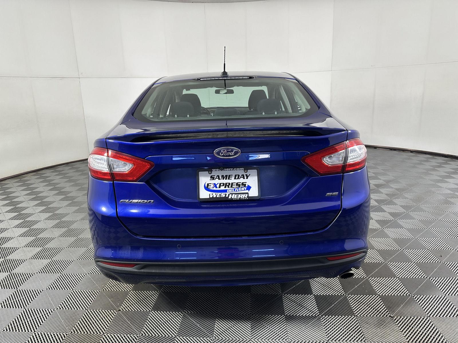 Used 2016 Deep Impact Blue Ford SE image 15