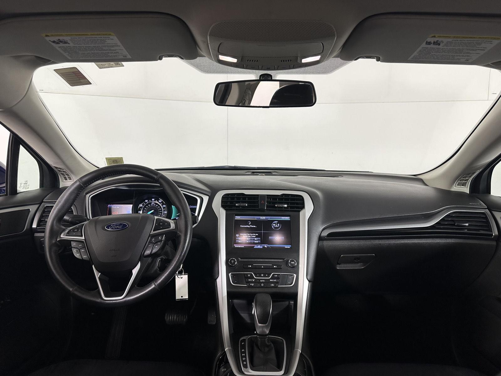Used 2016 Deep Impact Blue Ford SE image 19