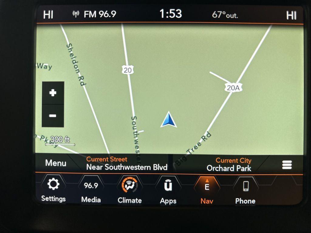 Used 2022 Sting-Gray Clearcoat Jeep Latitude image 8