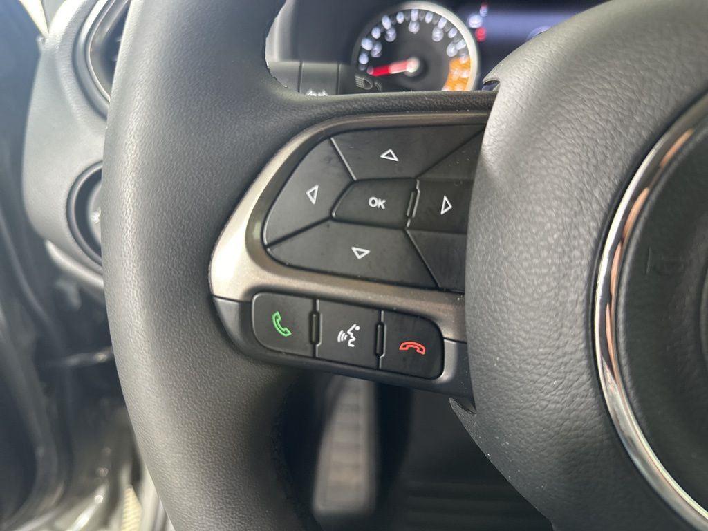 Used 2022 Sting-Gray Clearcoat Jeep Latitude image 12