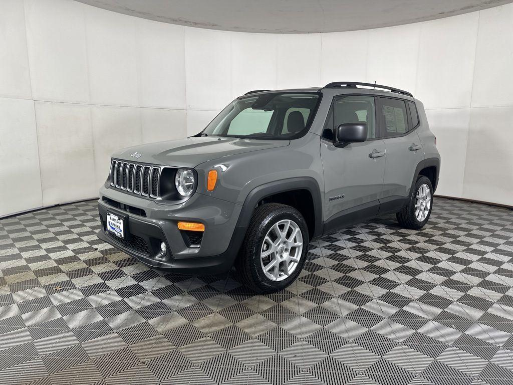 Used 2022 Sting-Gray Clearcoat Jeep Latitude image 16