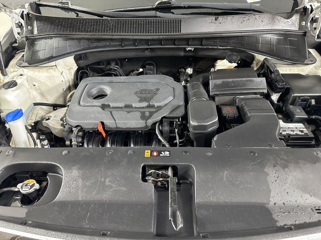 Used 2020 Snow White Pearl Kia LX image 29