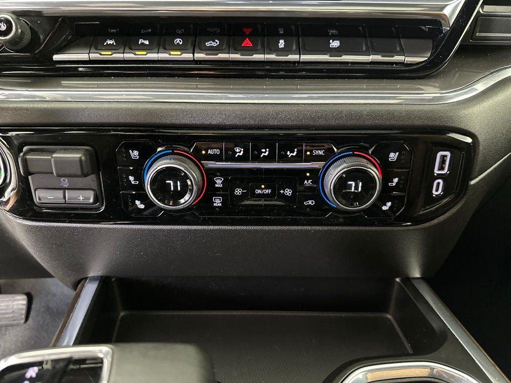 Used 2024 Pearl Chevrolet High Country image 9