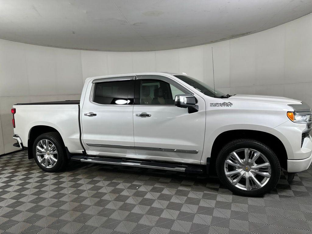 Used 2024 Pearl Chevrolet High Country image 20