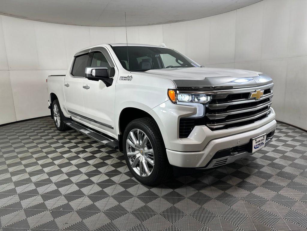 Used 2024 Pearl Chevrolet High Country image 21