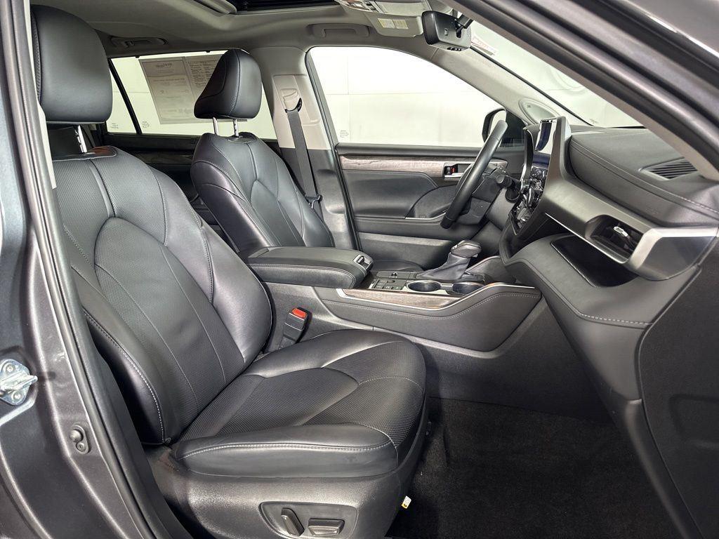 Used 2023 Magnetic Gray Metallic Toyota Limited image 9