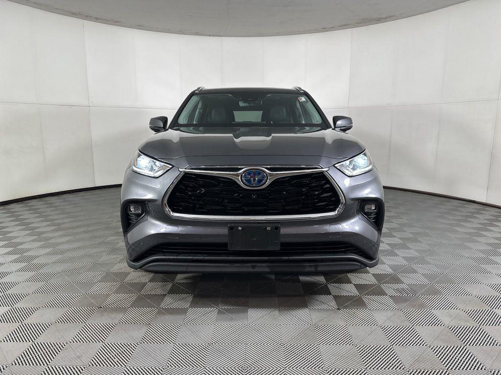 Used 2023 Magnetic Gray Metallic Toyota Limited image 10