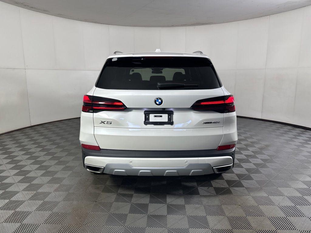 Used 2024 White Metallic BMW xDrive40i image 7