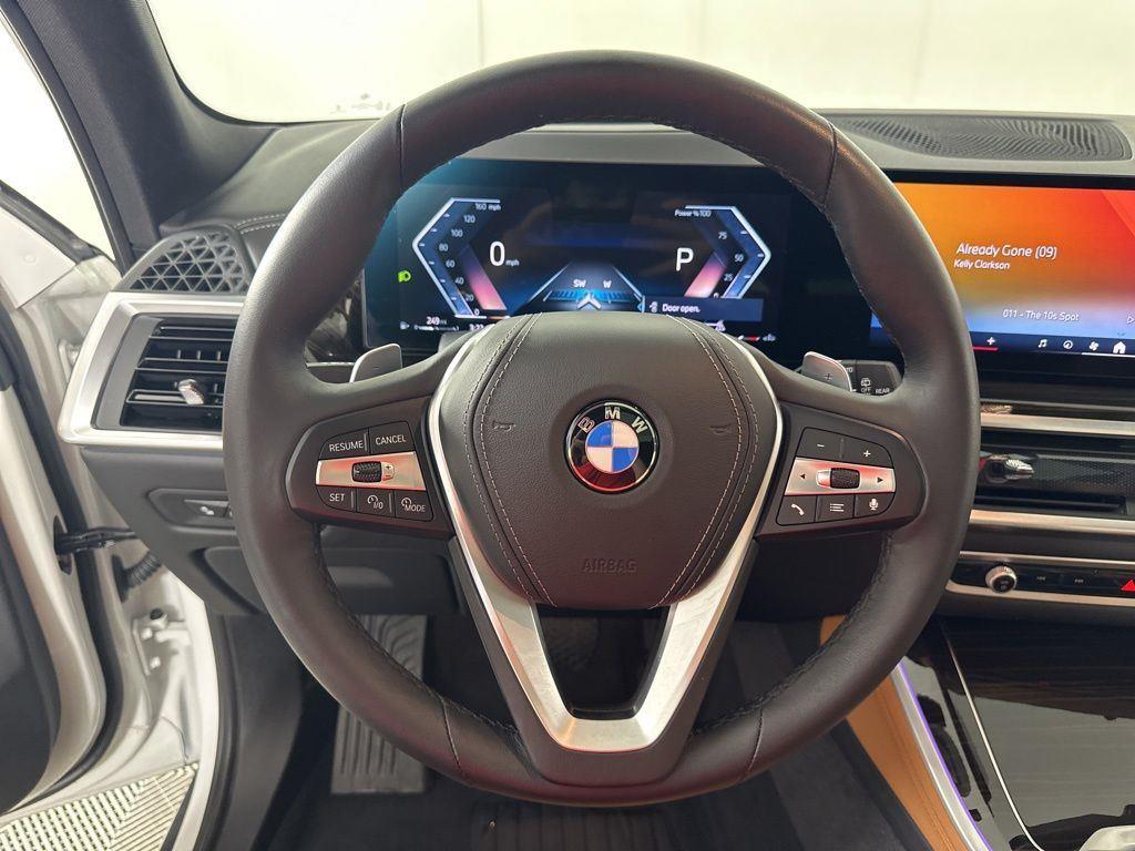 Used 2024 White Metallic BMW xDrive40i image 20