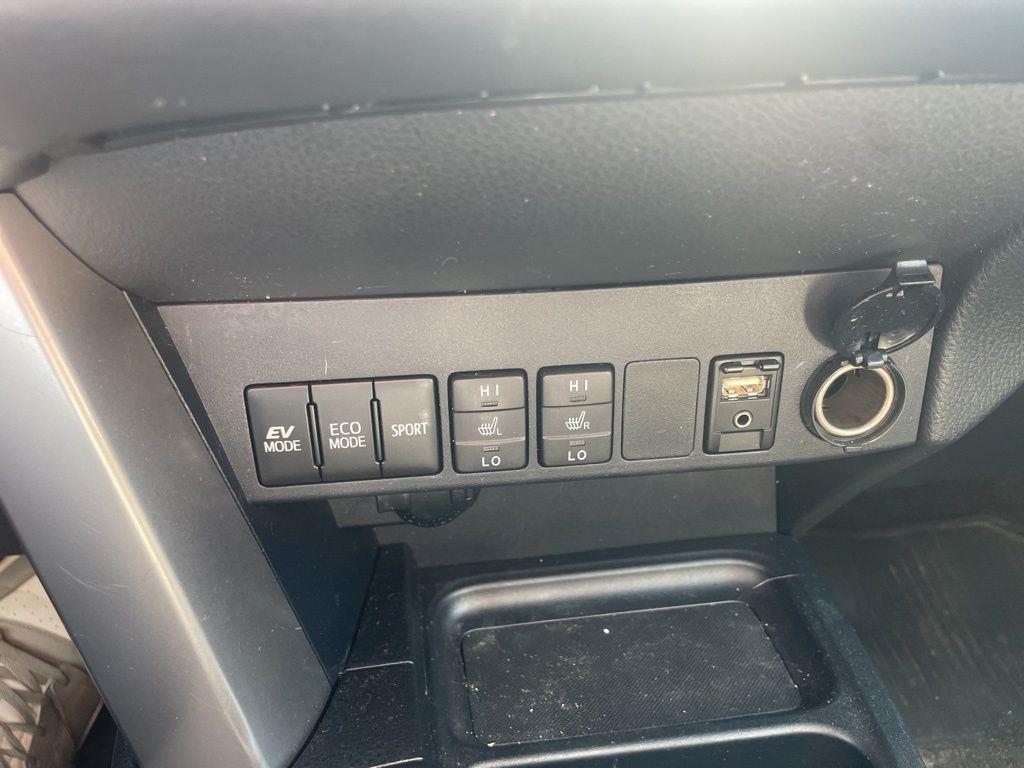 Used 2018 Aqua Toyota XLE image 6