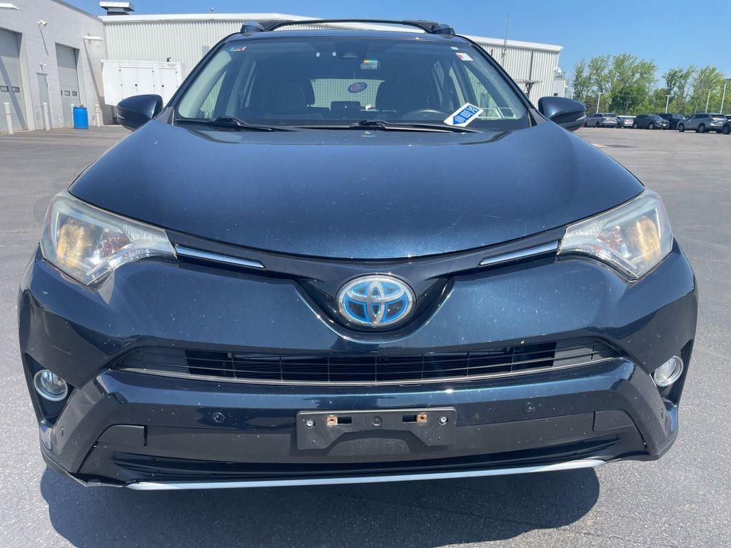 Used 2018 Aqua Toyota XLE image 9