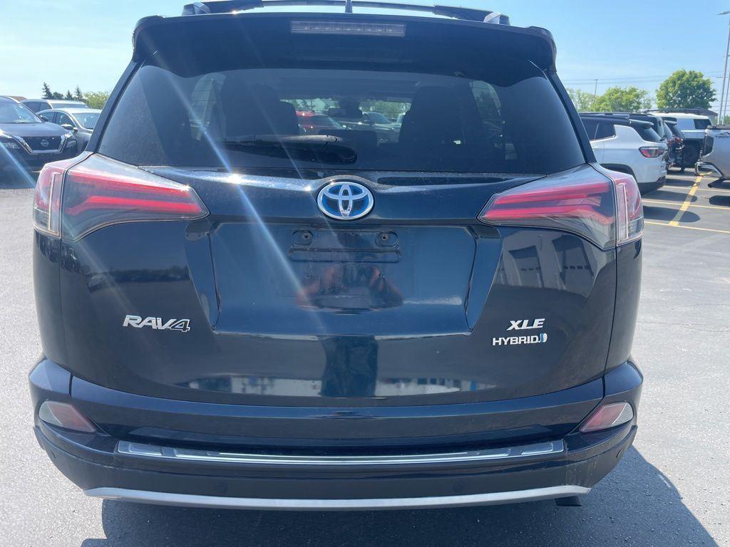 Used 2018 Aqua Toyota XLE image 12