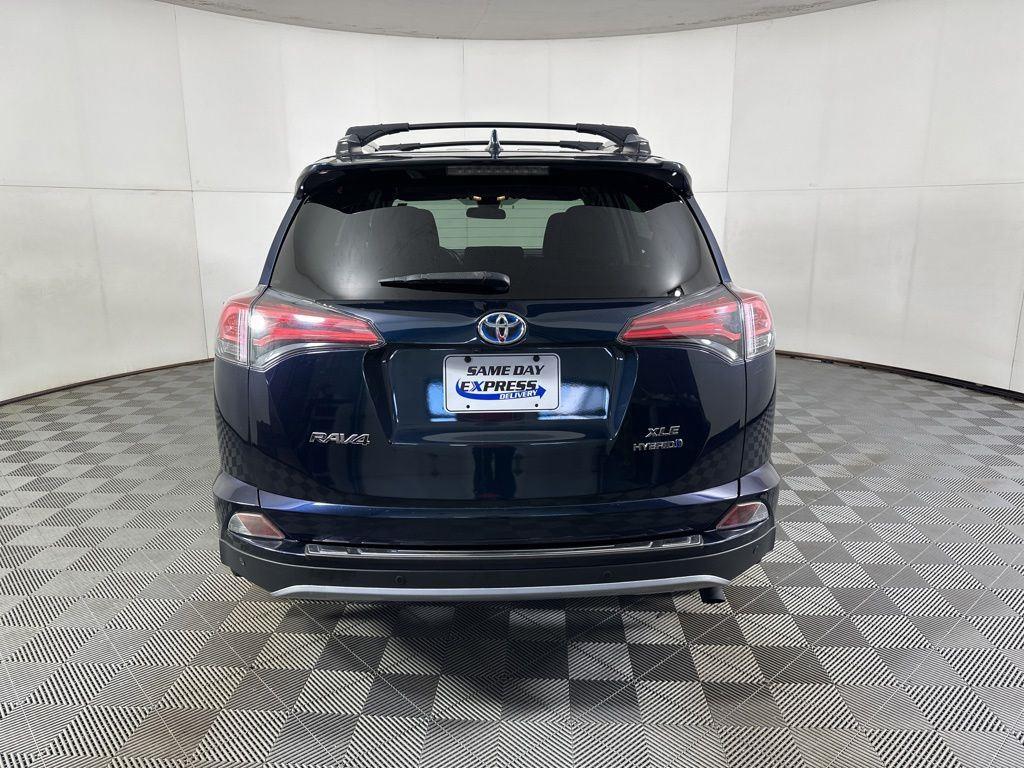 Used 2018 Aqua Toyota XLE image 15