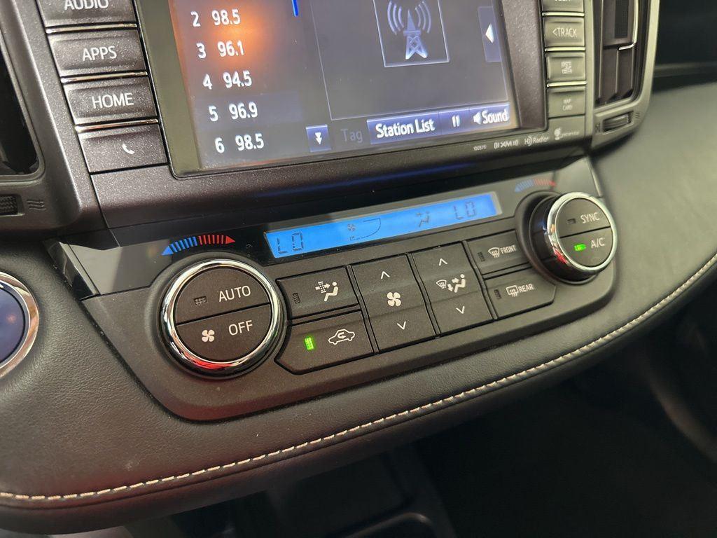 Used 2018 Aqua Toyota XLE image 27