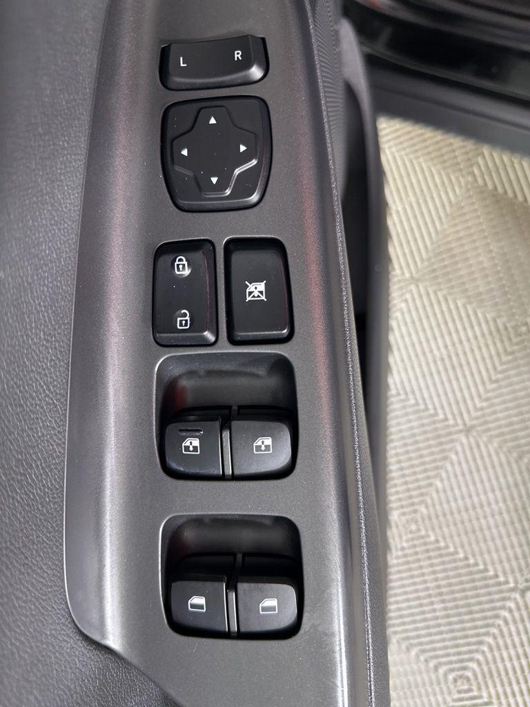 Used 2020 Ultra Black Hyundai Limited image 19