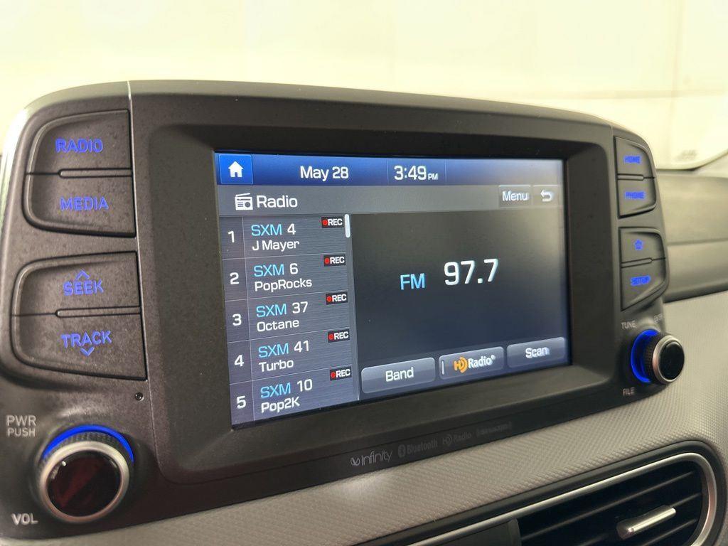 Used 2020 Ultra Black Hyundai Limited image 7
