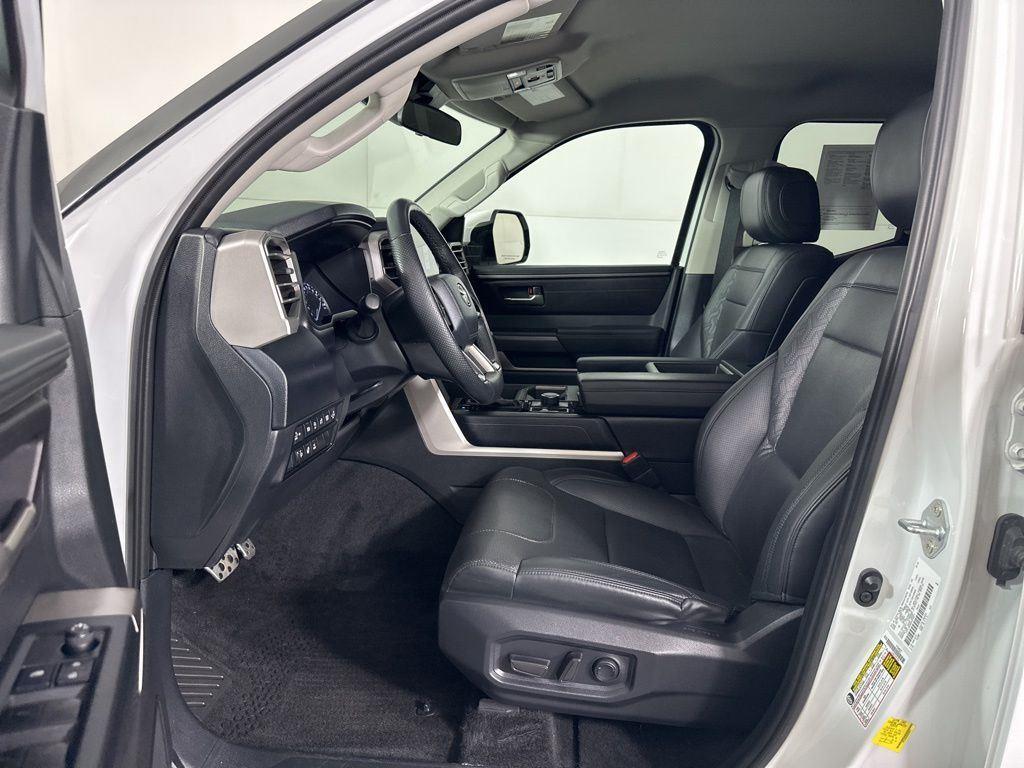 Used 2022 White Toyota SR5 image 15