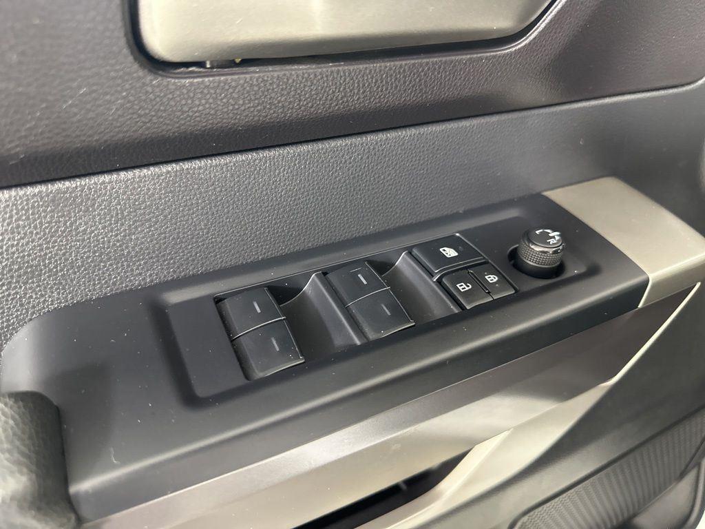 Used 2022 White Toyota SR5 image 17