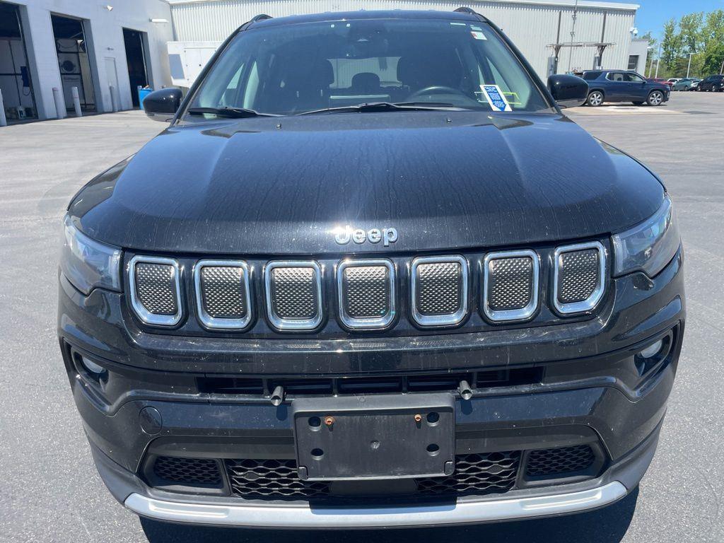 Used 2022 Diamond Black Crystal Pearlcoa Jeep Limited image 8